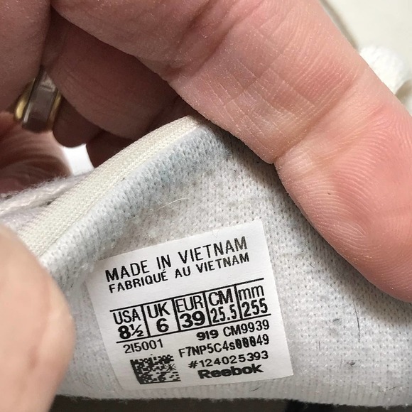 Reebok Classic Low Top Sneakers - Picture 8 of 9